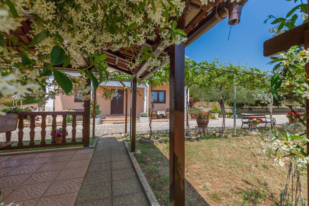 Apartments Mirjana Vrsar Exterior photo